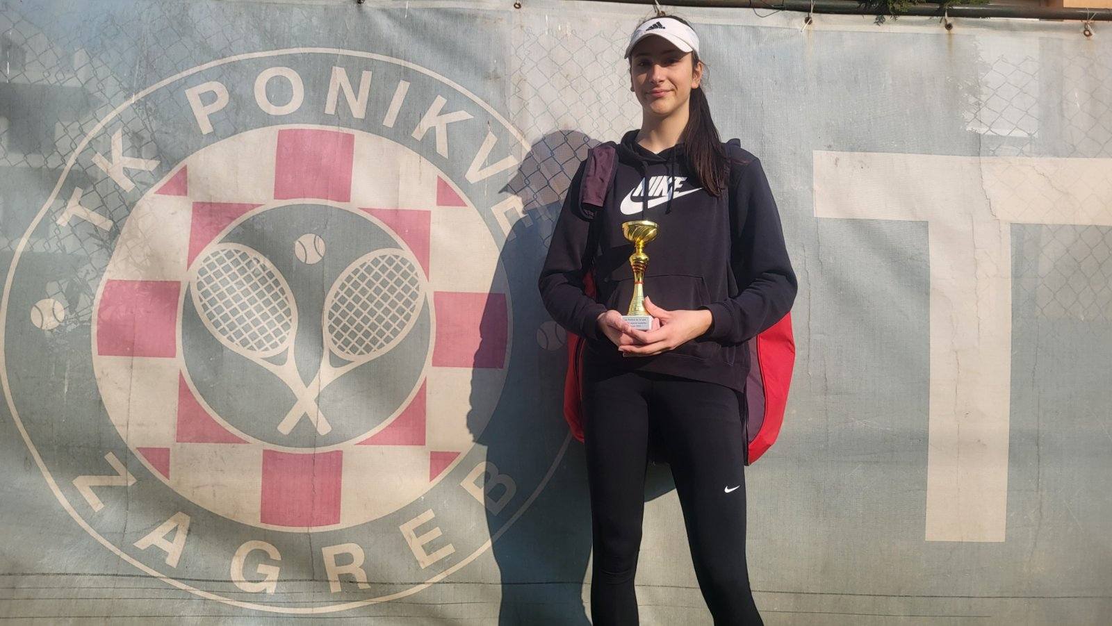 Mia Robotic do polufinala