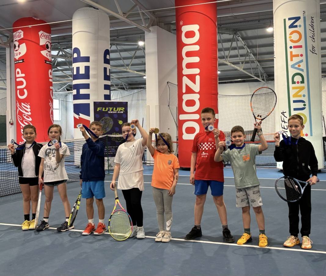 Na SPORTSKIM IGRAMA MLADIH u Virovitici nastupili su naši najmlađi tenisači.